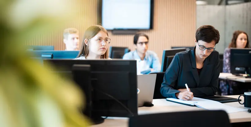 Business It Traineeship (2)